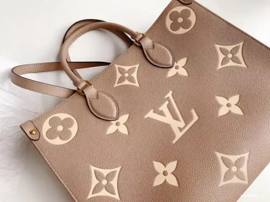 WIS MM VUITTON LOUIS ONTHEGO 0626